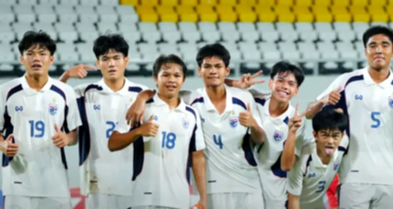 U19 Thái Lan 4-0 U19 Singapore: Chiến thắng dễ dàng, rộng cửa vào bán kết