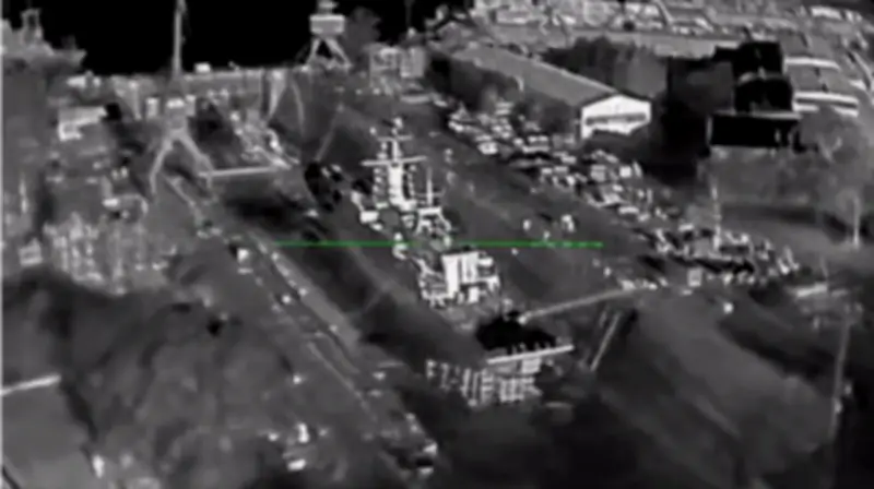 Ukraine công bố video UAV tập kích tàu chiến tại căn cứ hải quân Nga