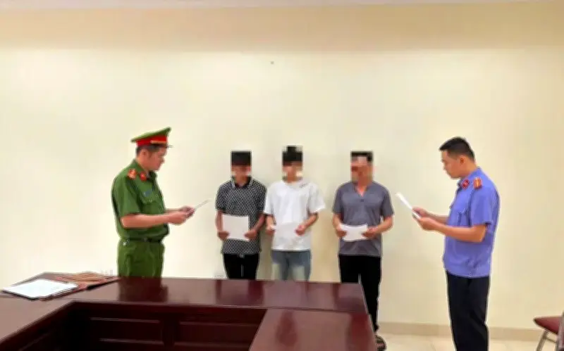 Uống rượu rồi hỗn chiến, 3 thanh niên ở Cao Bằng bị khởi tố