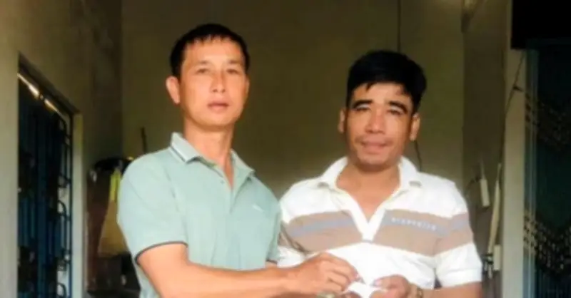 Vợ chồng thôn đội trưởng trả lại 7 chỉ vàng cho người đánh rơi