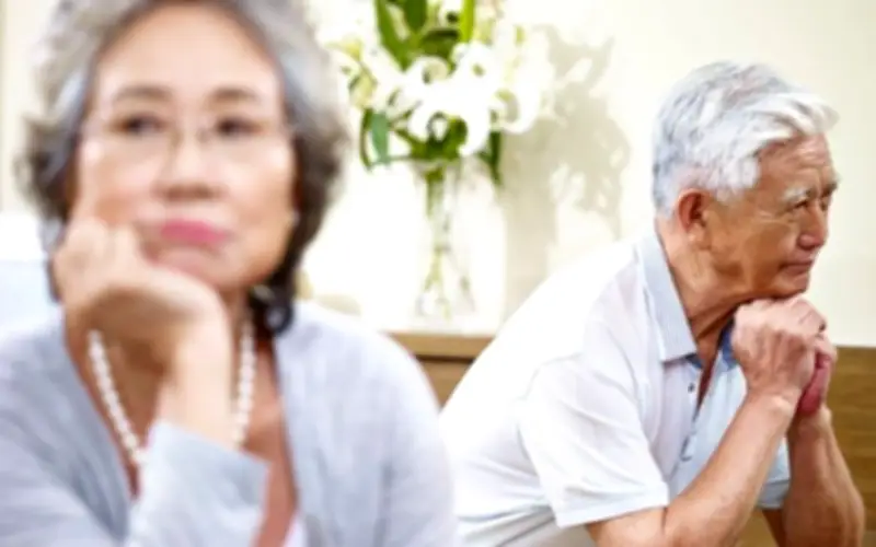 Về già mới hiểu: Điều ngụ ngốc nhất không phải thiếu tiền mà là tự làm khổ mình mỗi ngày