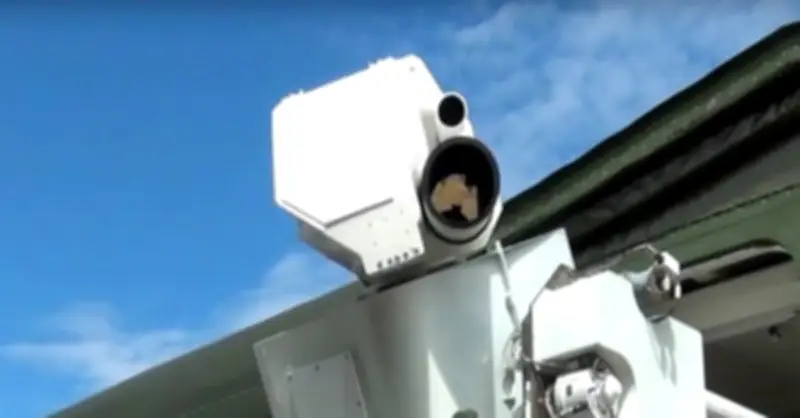 Vũ khí laser: Nguyên lý hoạt động, ưu nhược điểm và ứng dụng thực tế