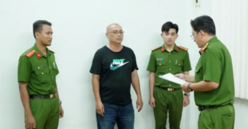 Vụ khiêng quan tài: Có người sống bên trong, điều hành danh tính chủ bữa tiệc