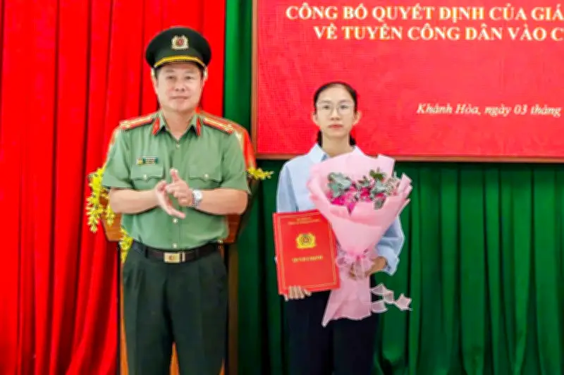 Vợ Thiếu tá công an hy sinh khi làm nhiệm vụ được tuyển dụng vào CAND