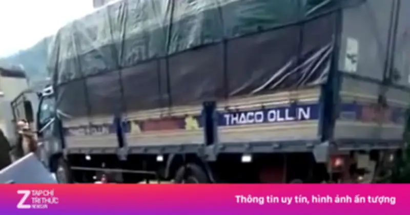 Va chạm ôtô và xe máy điện ở Phú Thọ, hai cháu nhỏ tử vong