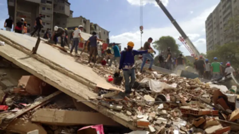 Venezuela chạy đua với thời gian tìm kiếm nạn nhân vụ động đất kép