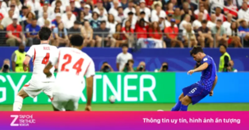 Video: Croatia gỡ hòa 1-1 trước Anh nhờ bàn thắng của Kramaric