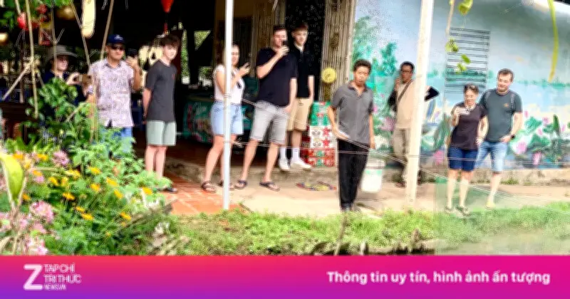 Video: Dân câu cá lóc bay độc đáo hút khách ở miền Tây