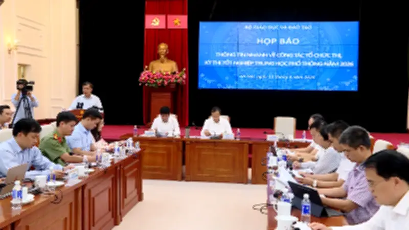 Video họp báo kỳ thi tốt nghiệp nóng đề Ngữ văn