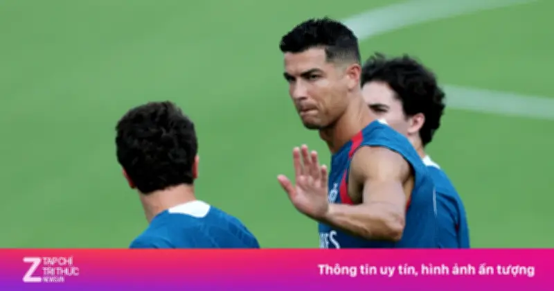 Video khoảnh khắc hài hước của Ronaldo khiến fan thích thú