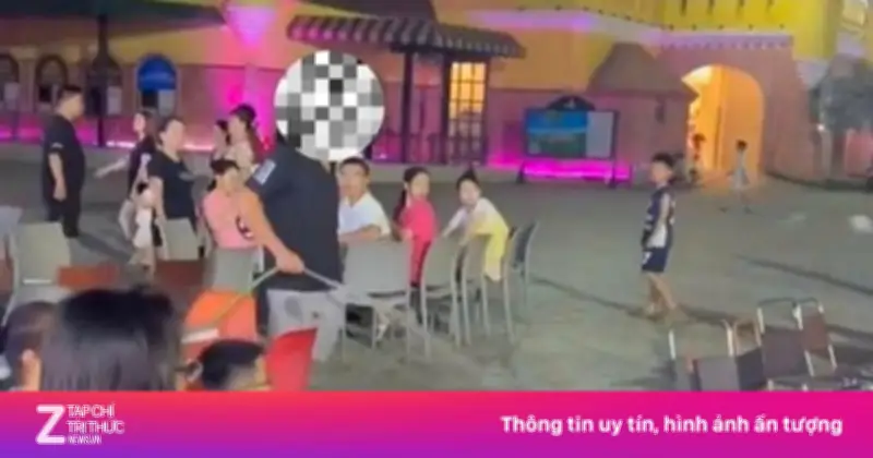 Video người đàn ông xịt nước vào khách ở quán bên cạnh gây bức xúc