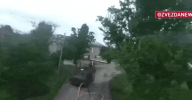 Video UAV cảm tử Nga tập kích hàng loạt xe bọc thép Ukraine ở Donetsk