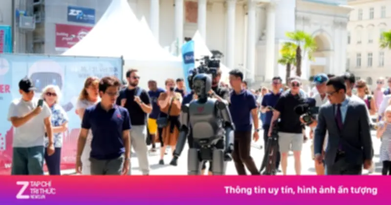 VinRobotics lần đầu trình diễn người máy VR-H3 tại chuỗi sự kiện công nghệ quốc tế
