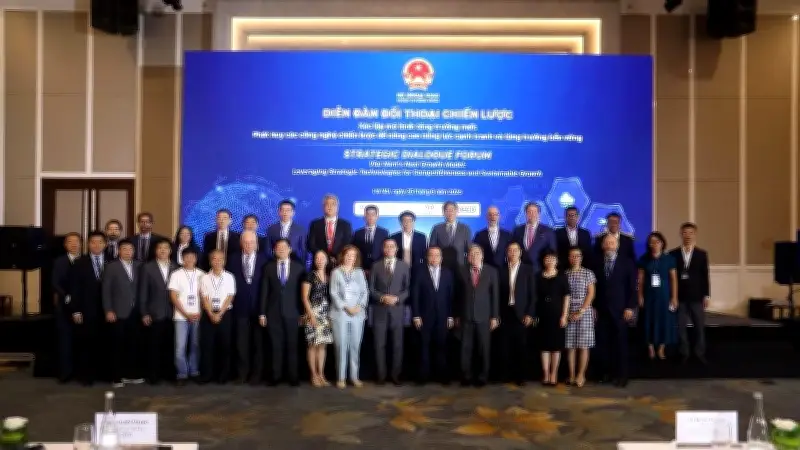 Việt Nam chuyển đổi chiến lược: từ lao động giá rẻ sang công nghệ lõi