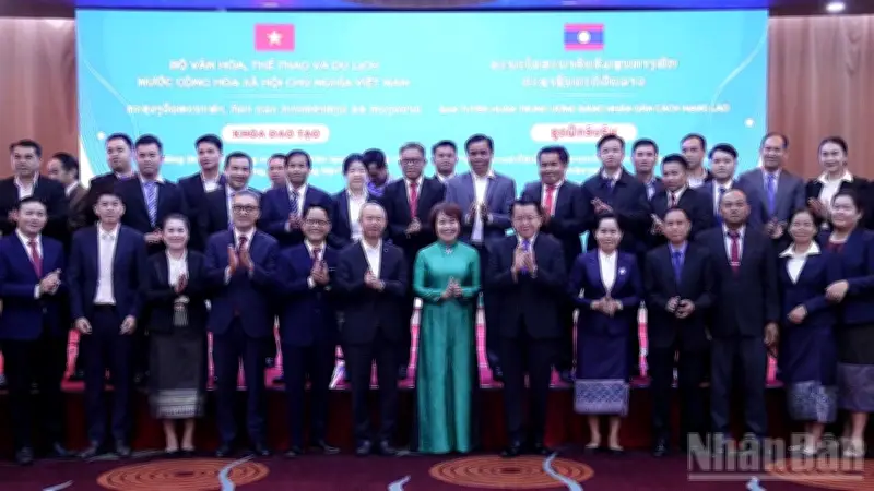 Việt Nam khai giảng khóa đào tạo báo chí cho 40 nhà báo Lào