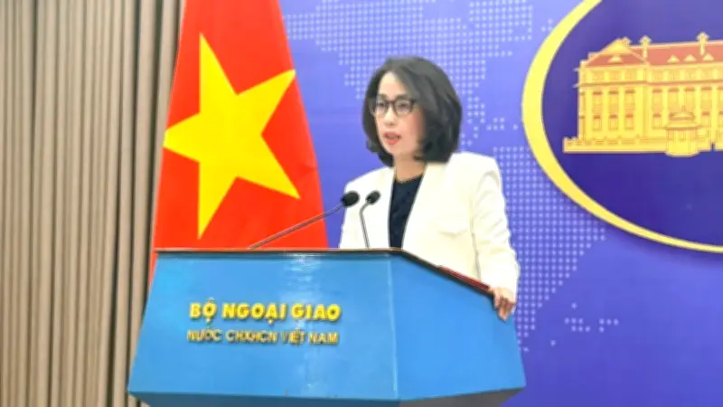 Việt Nam khẳng định chủ quyền Hoàng Sa trước vụ tàu Hà Lan