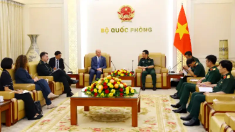Việt Nam và Canada thúc đẩy hợp tác quốc phòng toàn diện