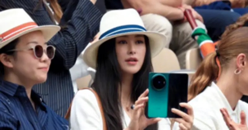 Vivo X Fold 6 lộ diện tại Roland Garros, hé lộ thiết kế trước ngày ra mắt