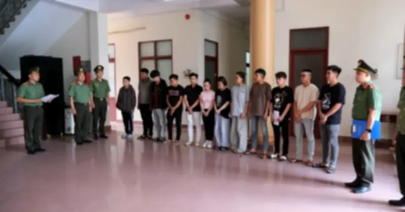 Vĩnh Long khởi tố 12 bị can mua bán hơn 3.500 tài khoản ngân hàng