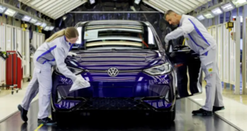 Volkswagen cải tổ kỷ lục: Cắt 100.000 việc làm, tách thương hiệu Lợi