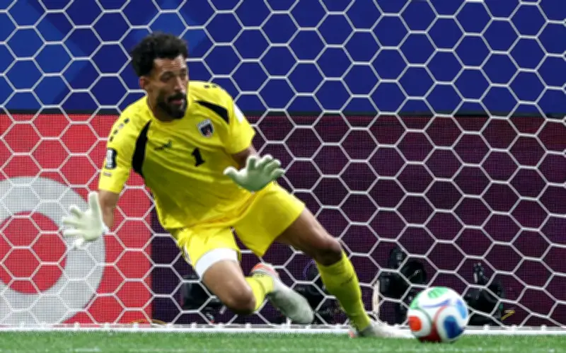 Vozinha: Thủ môn 40 tuổi Cape Verde gây sốt World Cup 2026 cùng mẹ trên khán đài