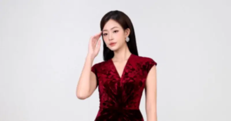 Váy xẻ tà: Biểu tượng thời trang thanh lịch và gợi cảm qua từng mùa