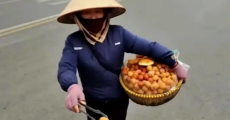 Xác định danh tính người bán bánh rán 'chặt chém' du khách 420.000 đồng ở Hà Nội