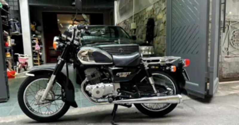 Xe máy Honda CD125T Benly gần 40 năm tuổi giá 275 triệu, ngang SH350i