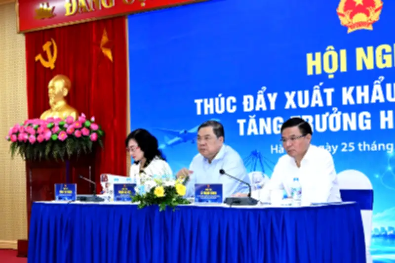 Xuất khẩu tăng trưởng hai con số: Gỡ điểm nghẽn, chủ động vượt rào cản xanh