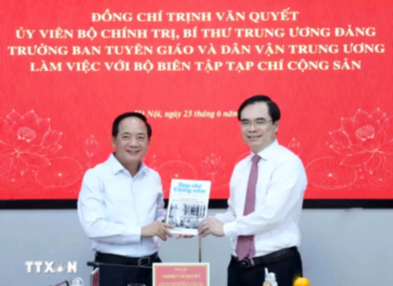 Xây dựng Tạp chí Cộng sản là cơ quan lý luận chính trị hàng đầu