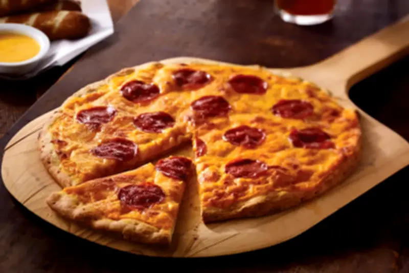 Yum! Brands bán chuỗi Pizza Hut với giá khoảng 2,7 tỷ USD