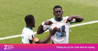 Abdoulaye Seck gây xúc động với màn ăn mừng tưởng nhớ con trai tại World Cup 2026