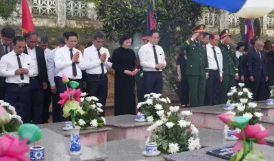 An táng 16 hài cốt liệt sỹ quân tình nguyện Việt Nam hy sinh ở Lào và Campuchia