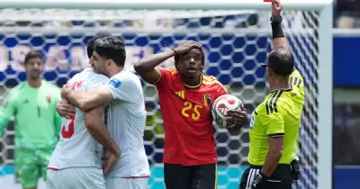 Bỉ hòa Iran 0-0 tại World Cup 2026, Ngoy nhận thẻ đỏ