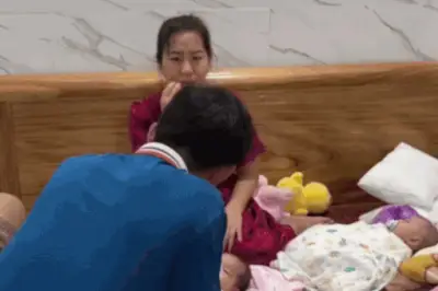 Bố mẹ chồng 'choáng' vì 4 nàng dâu liên tiếp sinh con, có 2 người sinh cùng ngày