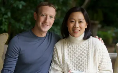 Bí quyết giữ hôn nhân hạnh phúc hơn 20 năm của tỷ phú Facebook với vợ bình thường