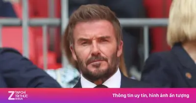 Beckham và Neville gây sốc: Salford City sa thải HLV Karl Robinson