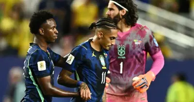 Brazil lo lắng vì chấn thương gân kheo của Raphinha, Ancelotti tính phương án mới
