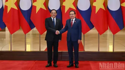 Chủ tịch Quốc hội Trần Thanh Mẫn hội kiến Thủ tướng Lào Sonexay Siphandone