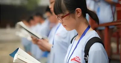 Cha mẹ học sinh giỏi âm thầm nuôi dưỡng cảm giác tự chủ cho con