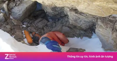 Chiến dịch đưa thi thể 'đôi giày xanh' rời đỉnh Everest sắp có lời giải