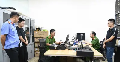 Cảnh sát khám xét vụ án bản quyền phần mềm đầu tiên trên cả nước