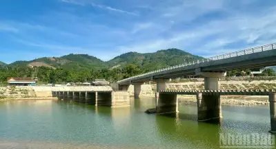 Cầu Sơn Mùa 79 tỷ đồng ở Quảng Ngãi xây xong nhưng chưa thể thông xe vì vướng mặt bằng