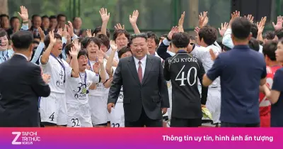 Cầu thủ bóng đá nữ Triều Tiên bật khóc khi gặp ông Kim Jong-un
