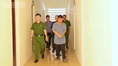Giả danh phóng viên tống tiền CSGT: Khởi tố hai đối tượng