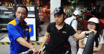 Giá xăng dầu hôm nay 23/6: Dầu thế giới giảm mạnh, trong nước chờ điều chỉnh