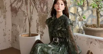 Họa tiết paisley trở lại thống trị thời trang mùa hè 2025