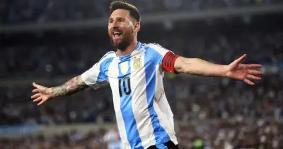 HLV Scaloni: Messi muốn thi đấu chừng nào cậu ấy muốn