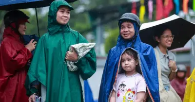 Hơn 11.000 thí sinh TP.HCM thi chuyên, tích hợp trong cơn mưa chiều
