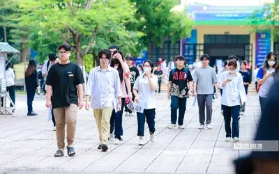 Hơn 1,2 triệu thí sinh bắt đầu thi môn Toán tốt nghiệp THPT 2026